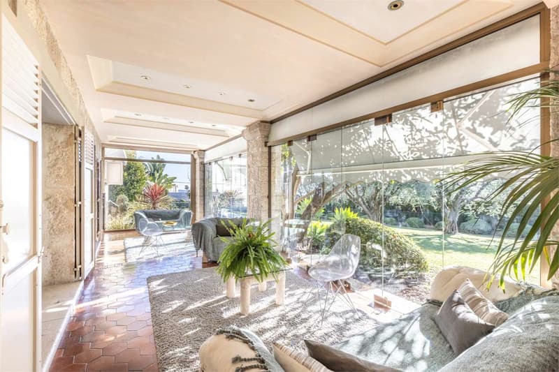Prestigiosa Villa aus Sichtbeton - Wohnviertel in Fabron (9)