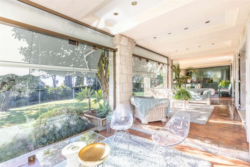 Prestigiosa Villa aus Sichtbeton - Wohnviertel in Fabron (11)