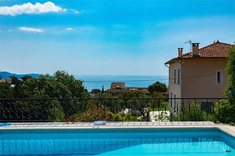 Esclusiva Villa Panoramica con Piscina a Nizza Costa Azzurra (4)