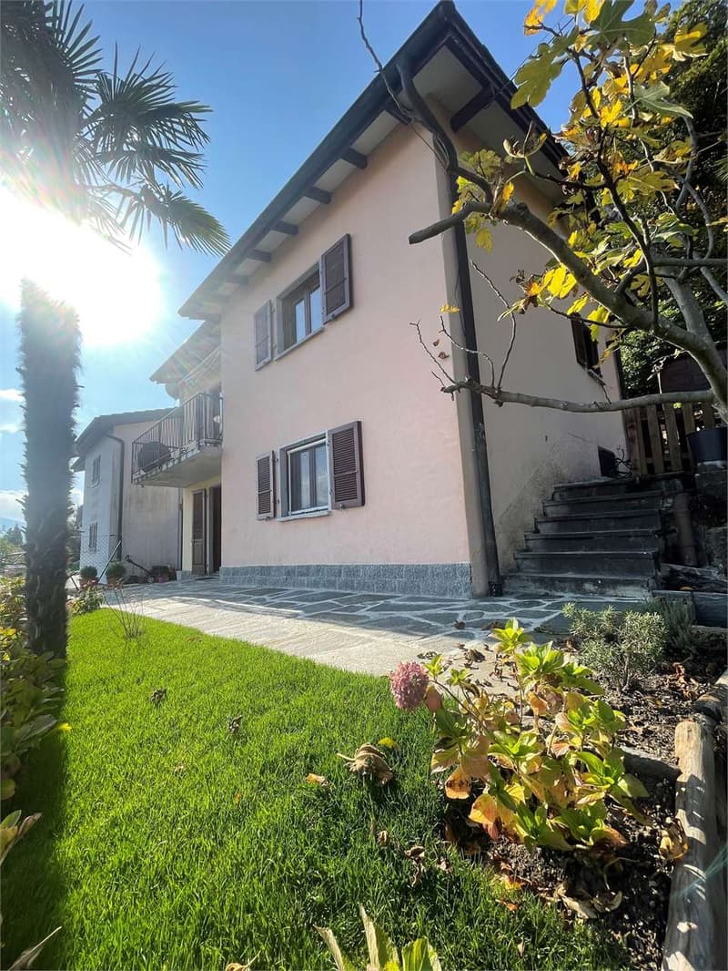 Maison bifamiliale avec vue splendide sur le lac à Carona (2)