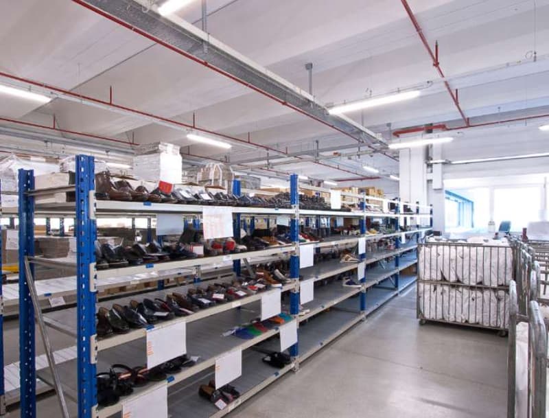 Sale of a large logistics/laboratory/production space - Contone (8)