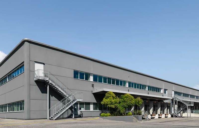 Sale of a large logistics/laboratory/production space - Contone (4)