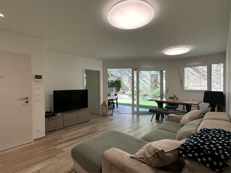 Appartement raffiné de 3,5 pièces avec jardin privé à Sorengo (3)