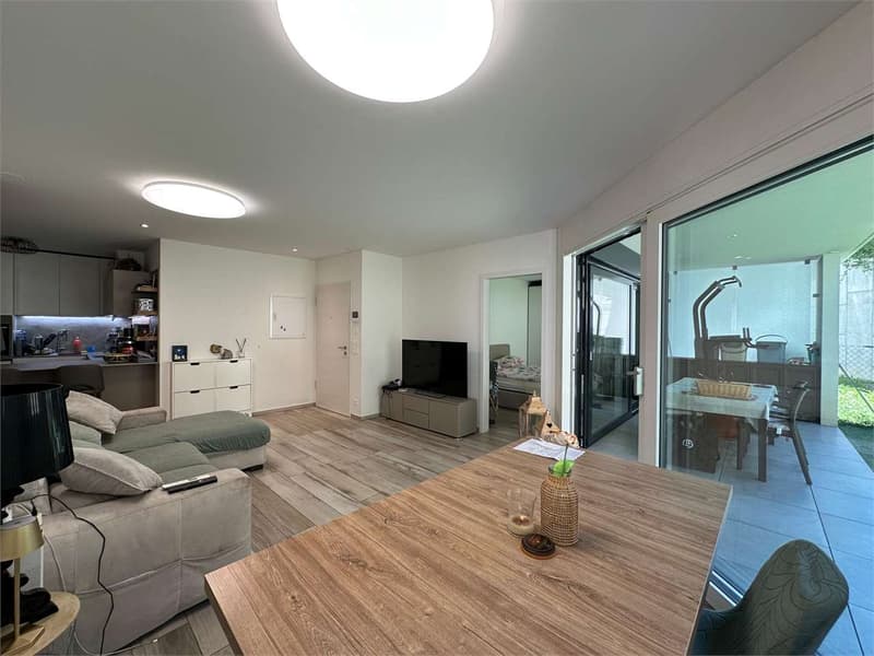 Appartement raffiné de 3,5 pièces avec jardin privé à Sorengo (2)