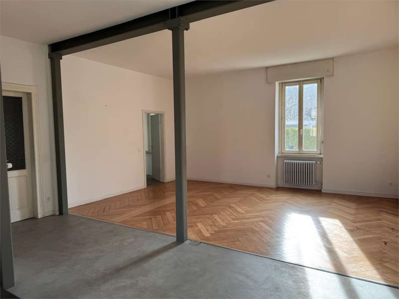 Villa prestigieuse avec jardin à Chiasso à proximité du centre-ville (4)