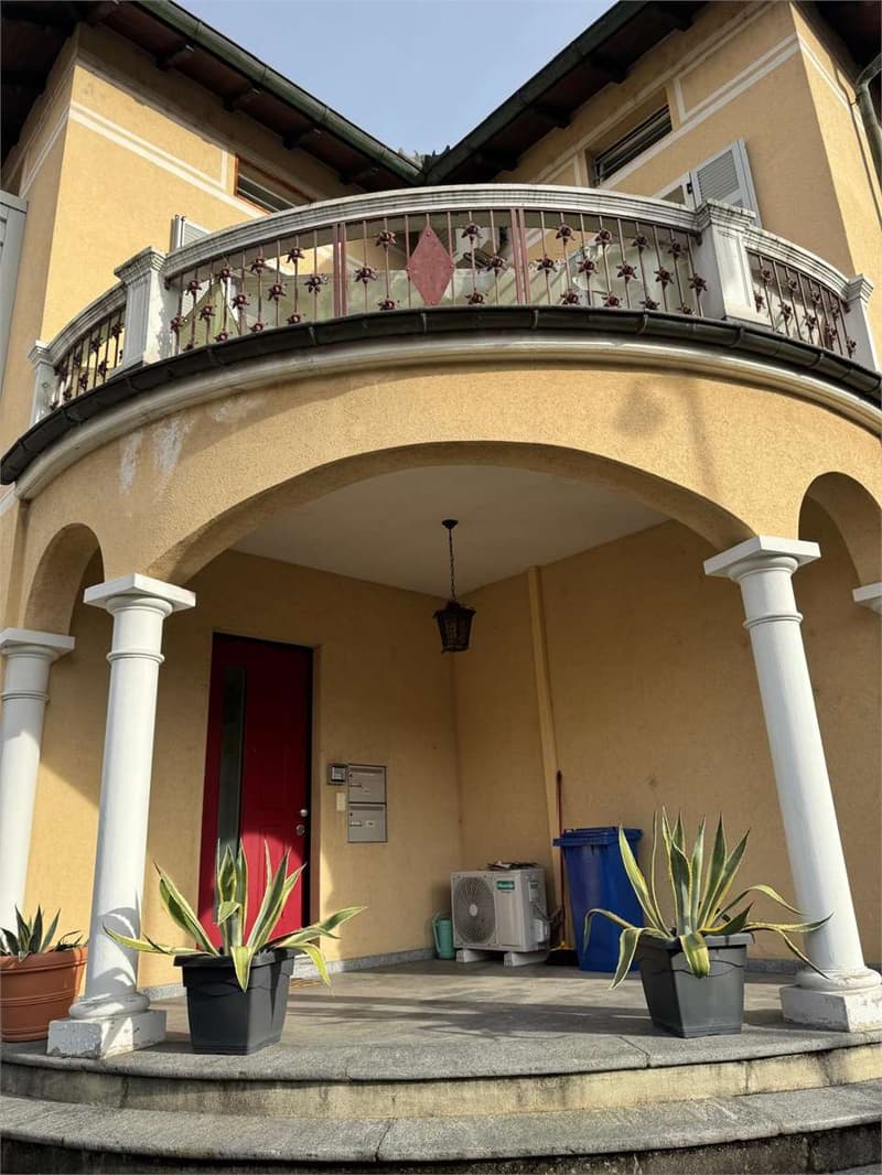 Villa prestigieuse avec jardin à Chiasso à proximité du centre-ville (7)