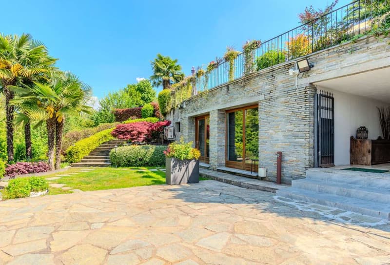 Casnate Con Bernate - Splendida villa di lusso con piscina (5)