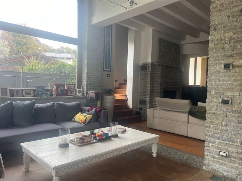 Casnate Con Bernate - Splendida villa di lusso con piscina (10)