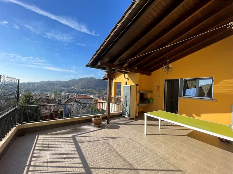 Exclusive Villa - 8 rooms, panoramic view and large garden (3)