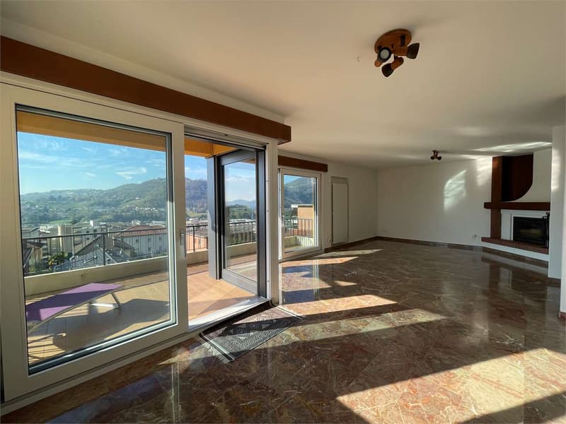 Exclusive Villa - 8 rooms, panoramic view and large garden (4)
