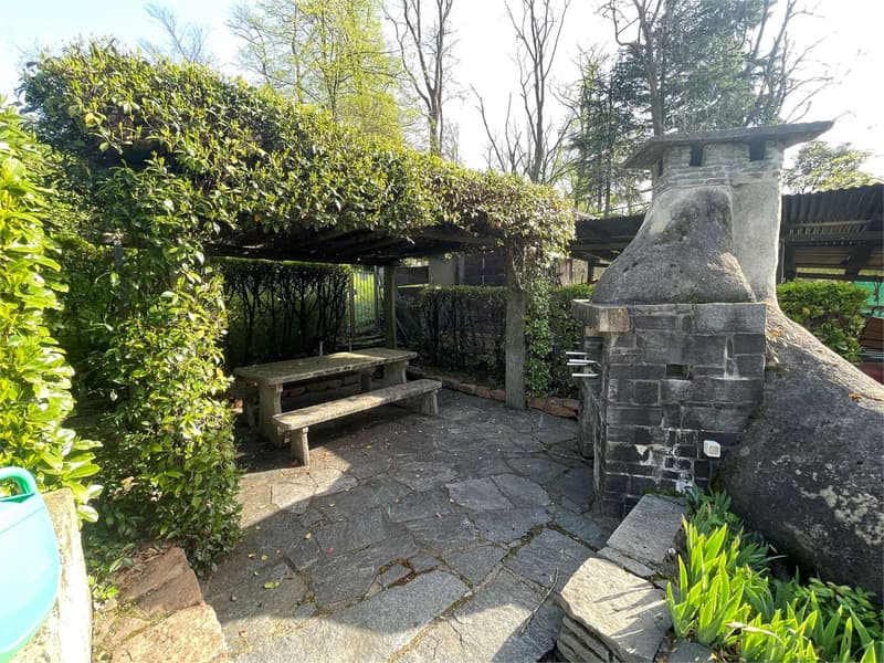 Semi-detached villa in Stabio with large private garden (4)