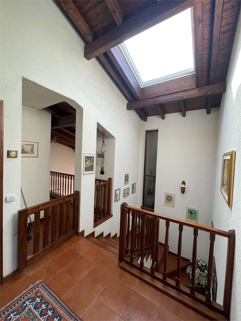 Semi-detached villa in Stabio with large private garden (7)