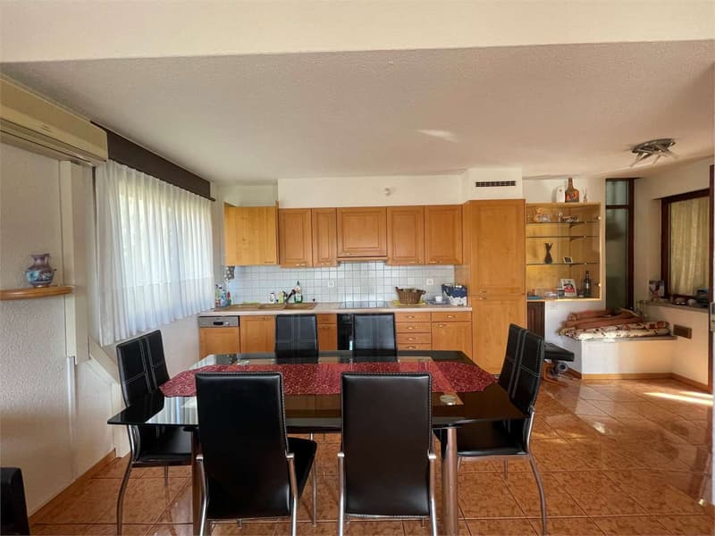 Semi-detached villa in Stabio with large private garden (11)
