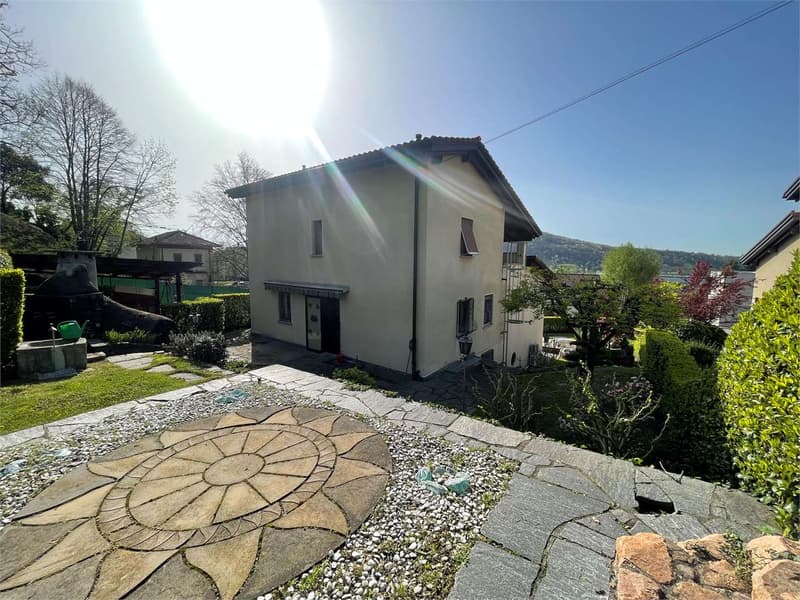 Semi-detached villa in Stabio with large private garden (2)