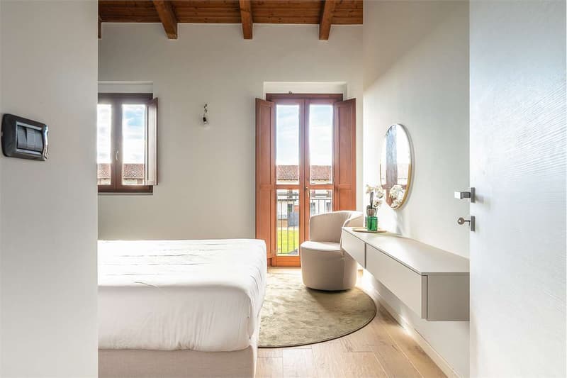 Townhouse with Private Garden - New Robilant Residence (10)