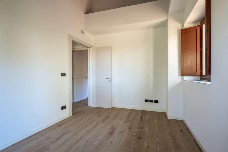 Semi-detached Villa with Private Garden - New Robilant Residenza (7)