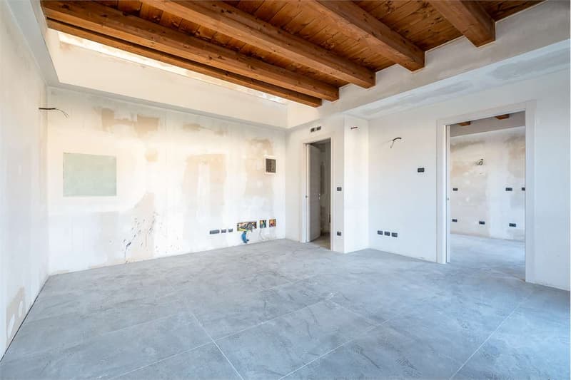 Semi-detached Villa with Private Garden - New Robilant Residenza (12)