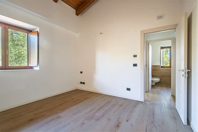 Semi-detached Villa with Private Garden - New Robilant Residenza (8)