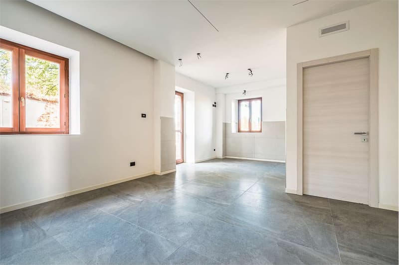 Semi-detached Villa with Private Garden - New Robilant Residenza (3)