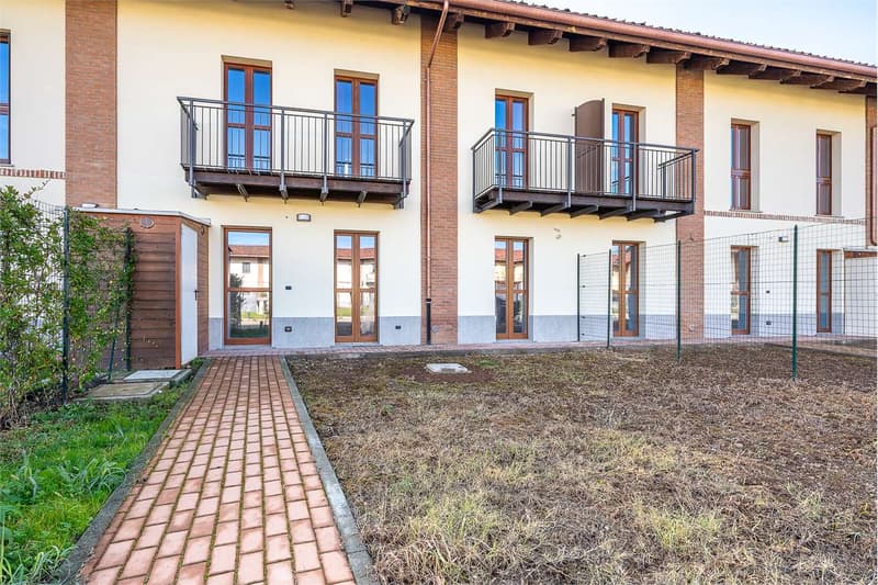 Elegant Semi-Detached Villa with Private Garden - New Robila Residence (5)