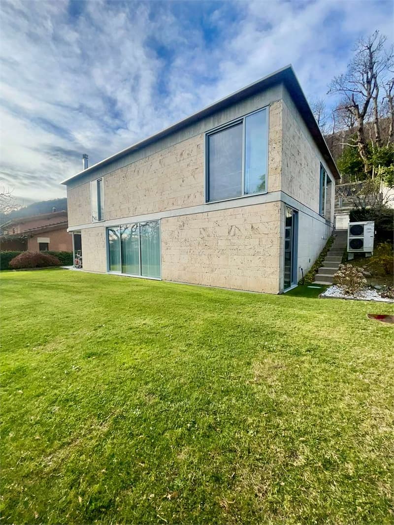 Villa splendide et élégante avec un design contemporain (2)