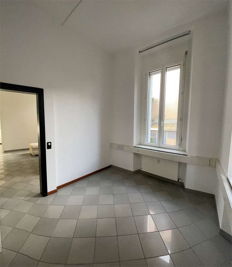 Chiasso - Ufficio 4.5 locali di ca. 90 mq in posizione strategica (2)