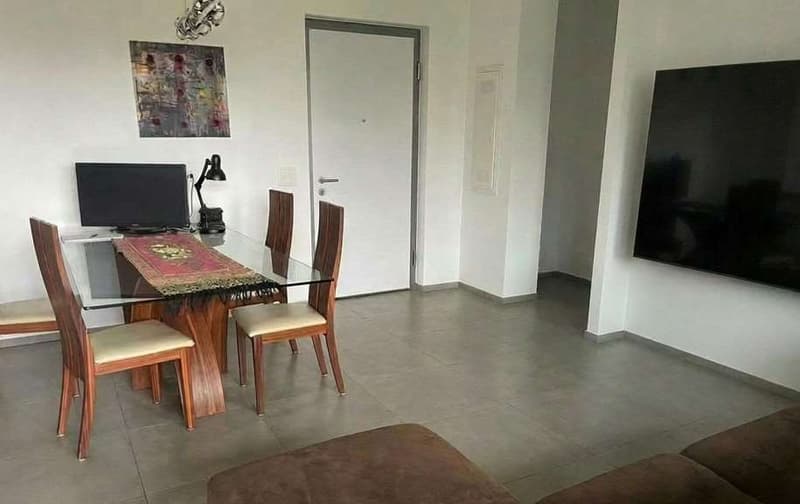 Vente de 2,5 locaux à revenu en position stratégique, Caslano (3)