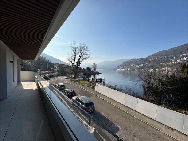 Meravigliosa villa di pregio triplex vista lago di 4.5 locali Brusino (4)