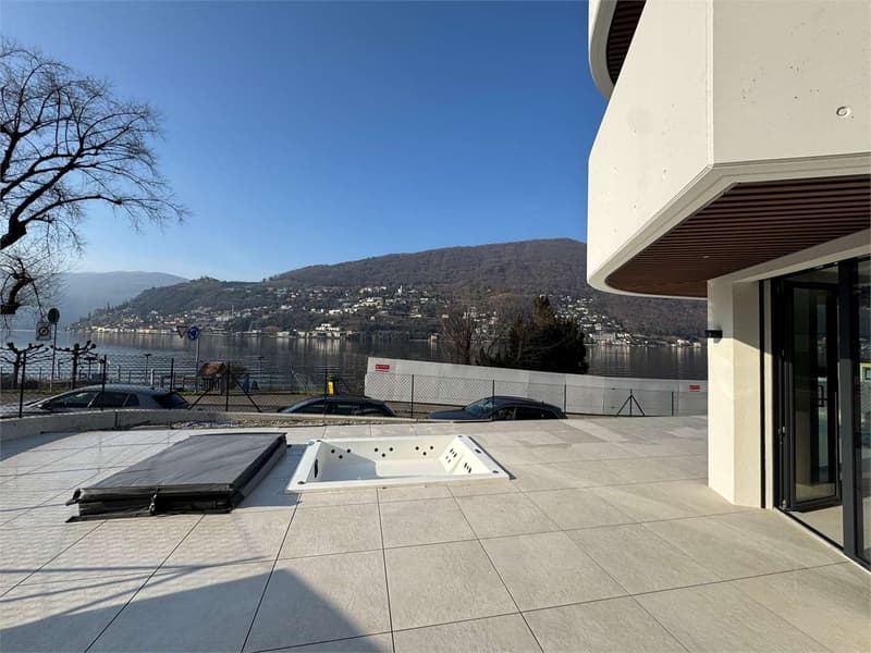 Meravigliosa villa di pregio triplex vista lago di 4.5 locali Brusino (3)