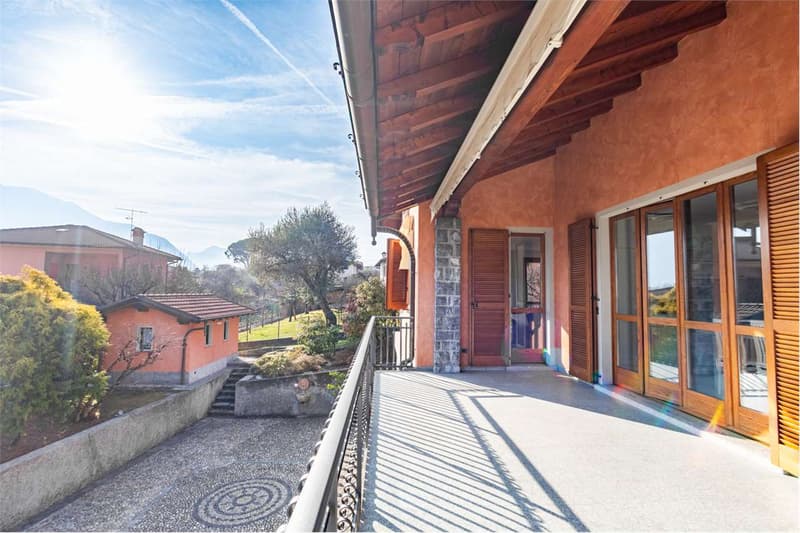 Wunderschöne Villa mit Blick auf den Comer See (5)