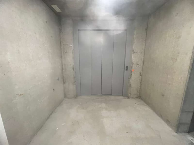 Magazzino/ufficio Open space  di oltre 1'400  mq in affitto a Vezia, N (10)