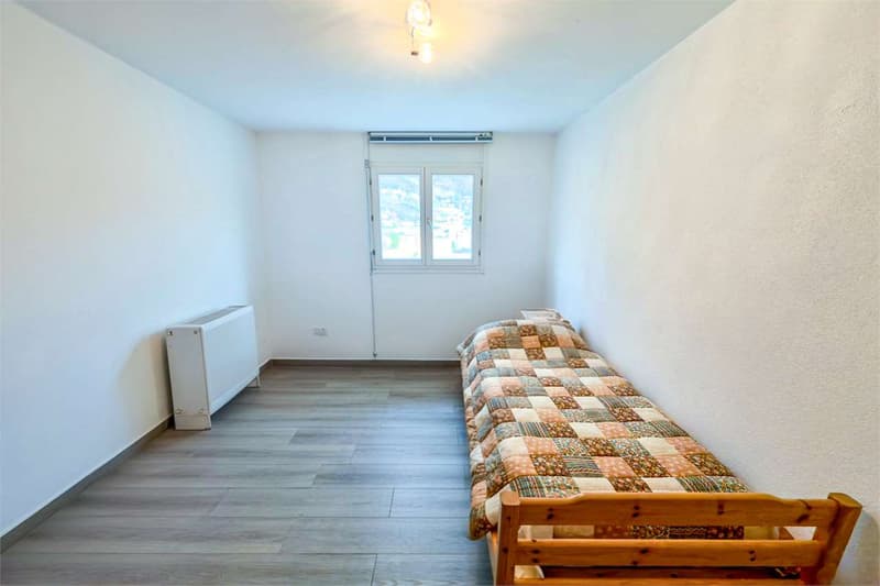 Luminieux penthouse avec double terrasse à Vacallo (8)