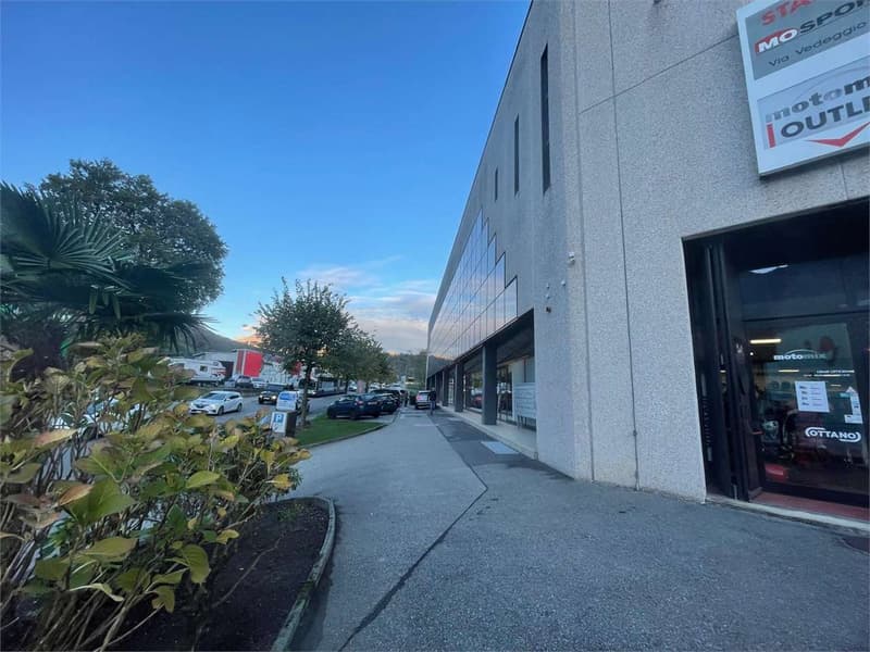 Office / small storage space for rent in Manno (7)