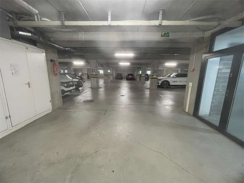 Affittasi spazio ufficio / commerciale - Manno (6)