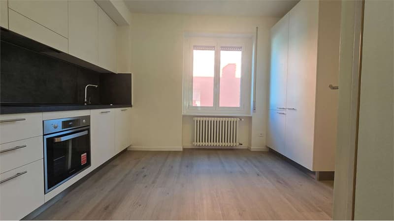 Dreizimmerwohnung im Zentrum von Chiasso, erste Etage (1)