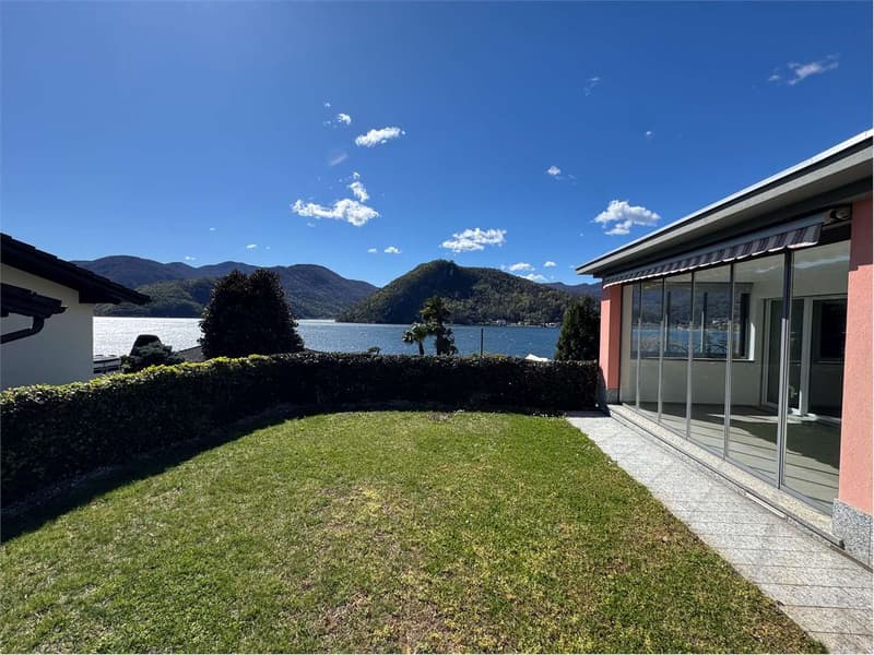 Charming modern villa with lake view in Collina D'Oro - residence (6)