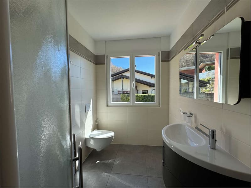 Charming modern villa with lake view in Collina D'Oro - residence (13)