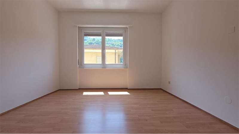 Wohnung mit 3.5 Zimmern in Chiasso (4)