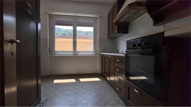 Wohnung mit 3.5 Zimmern in Chiasso (3)