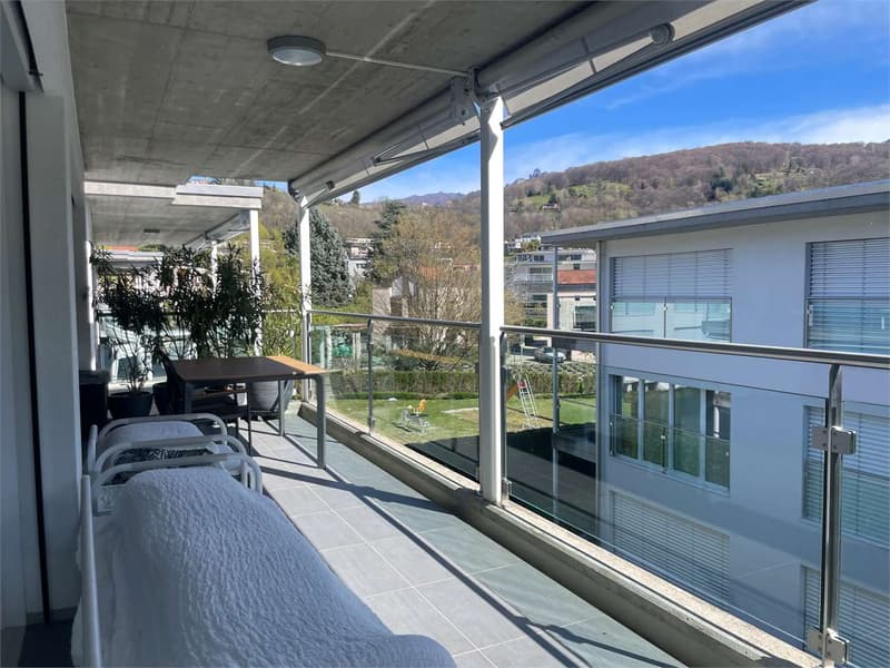 Résidence moderne de haute qualité avec grand terrasse et deux salles de bain (5)