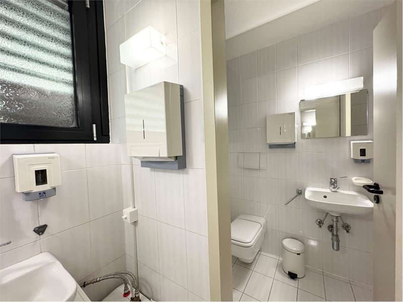 Büro in Lugano, 100 Meter zu Fuß vom Stadtzentrum (6)