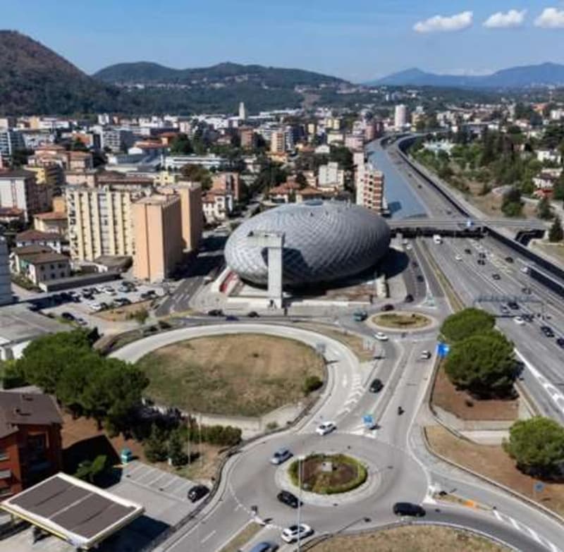Vente d'un immeuble à revenu dans la zone de Chiasso (11)