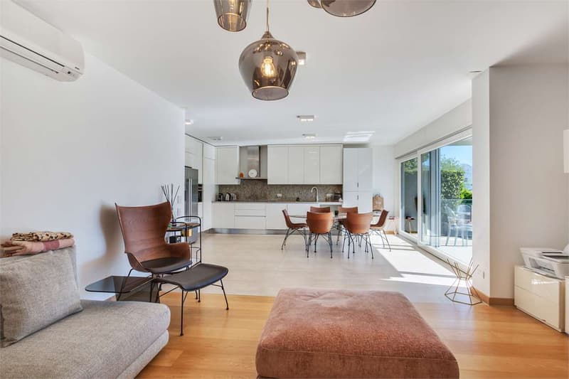 Bright and prestigious 6.5-room apartment in Montagnola - Collina D'Or (3)