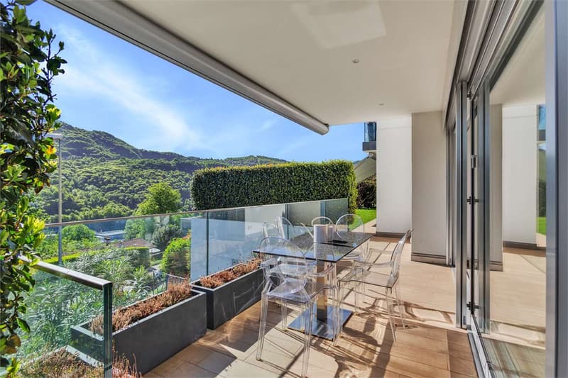 Bright and prestigious 6.5-room apartment in Montagnola - Collina D'Or (1)