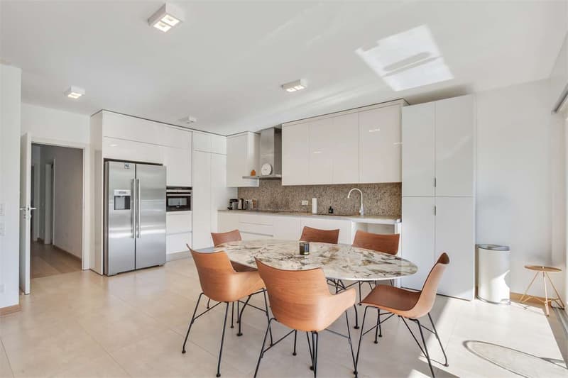 Bright and prestigious 6.5-room apartment in Montagnola - Collina D'Or (4)