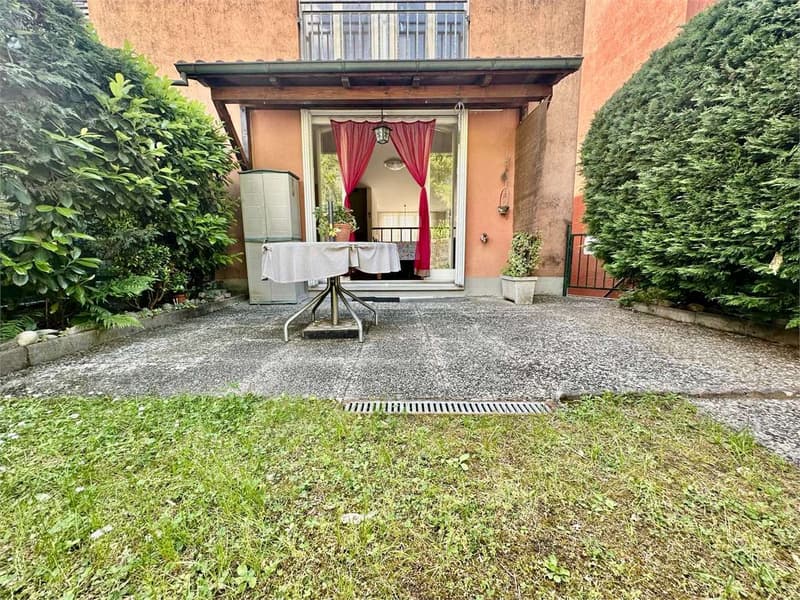 House in the green in Seseglio with splendid open view (8)