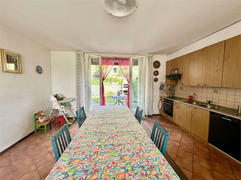 House in the green in Seseglio with splendid open view (5)