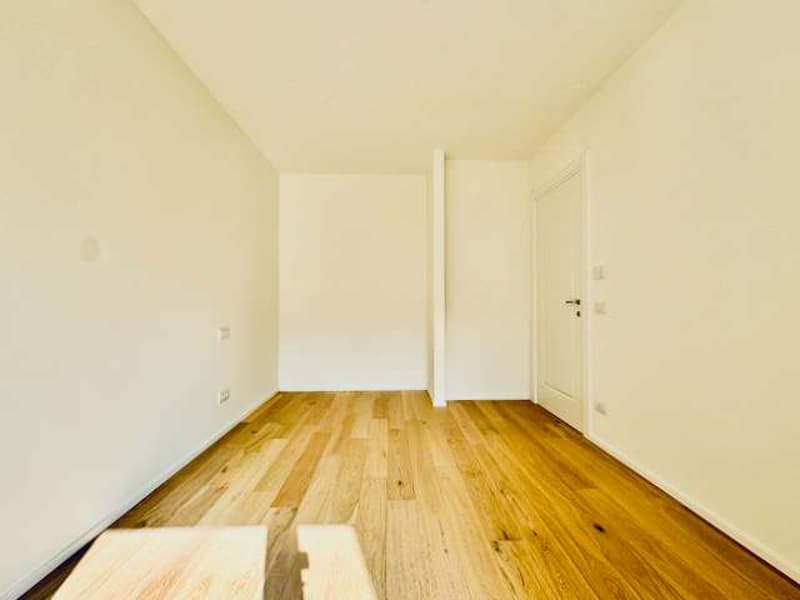 Neu und modernes 2.5-Zimmer-Wohnung mit Garten (4)