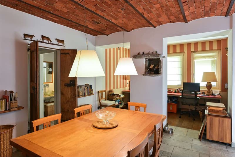 Villa/Mas renové avec jardin privé à Lesa (10)