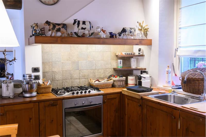 Villa/Mas renové avec jardin privé à Lesa (13)